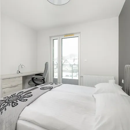 One-bedroom With Parking, & Gym In By Renters 아파트호텔