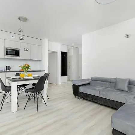 One-bedroom With Parking, & Gym In By Renters *