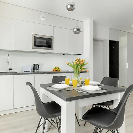 One-bedroom With Parking, & Gym In By Renters