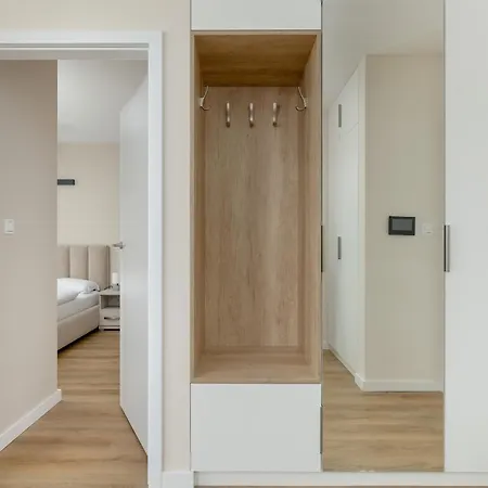 One-bedroom With Parking, & Gym In By Renters *