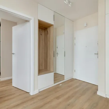아파트호텔 One-bedroom With Parking, & Gym In By Renters 자코파네