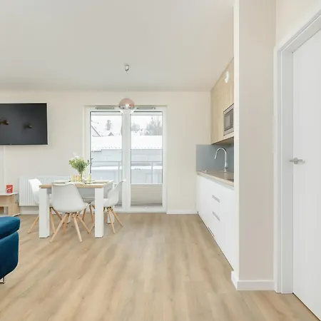 One-bedroom With Parking, & Gym In By Renters 아파트호텔