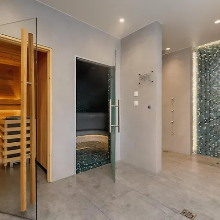 One-bedroom With Parking, & Gym In By Renters 아파트호텔