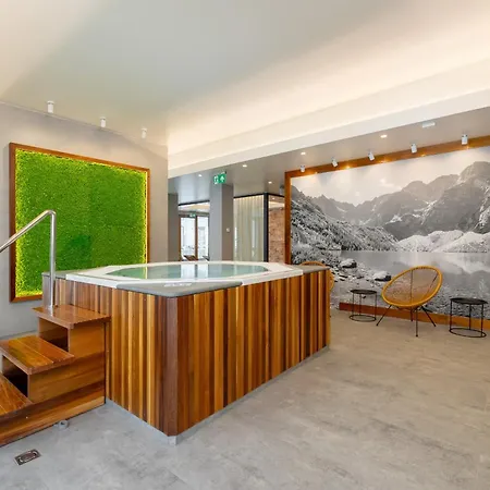 One-bedroom With Parking, & Gym In By Renters *