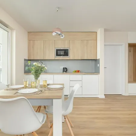 One-bedroom With Parking, & Gym In By Renters 아파트호텔 자코파네