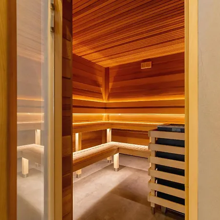 아파트호텔 One-bedroom With Parking, & Gym In By Renters 자코파네